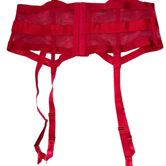Victoria's Secret Red Lace Garter Belt Suspender Lingerie M/L EUC - Picture 6 of 10